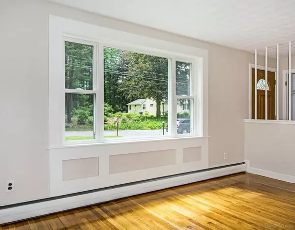 Bedford, MA 01730,7 Meadowbrook Road