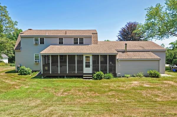 Upton, MA 01568,9 Glen Ave