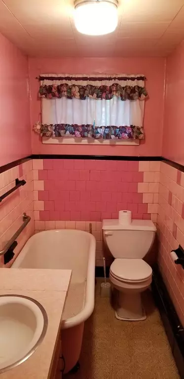 Milford, MA 01757,8 Charles St