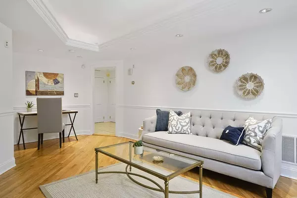 Boston, MA 02118,660 Massachusetts Ave #1