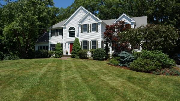 14 Broad Acres Farm Rd, Medway, MA 02053