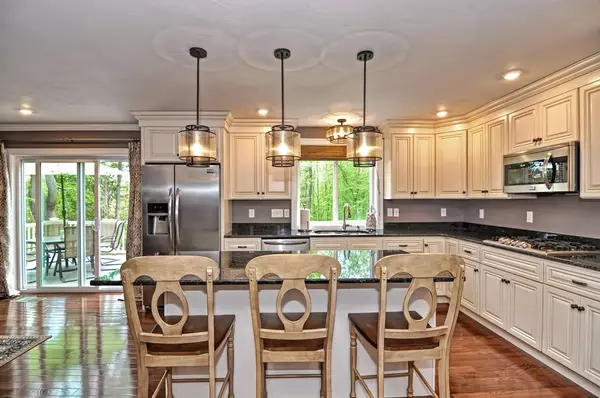 Walpole, MA 02081,82 Winter St