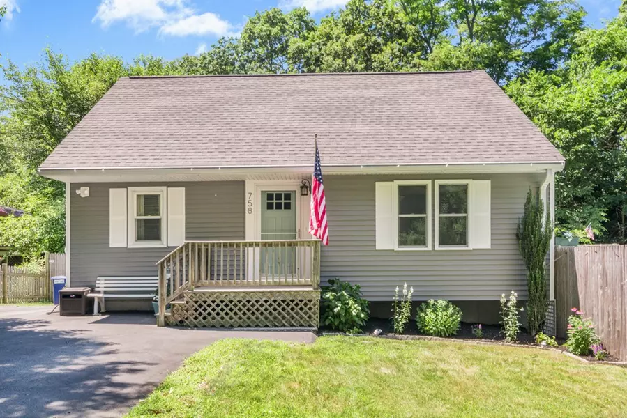 758 Rathbun St, Blackstone, MA 01504