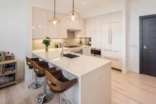 Boston, MA 02118,32 Traveler St #PH8