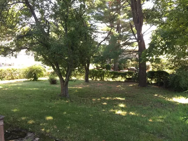 Wakefield, MA 01880,15 Herbert St