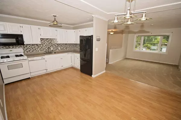Pembroke, MA 02359,22 Harvard St
