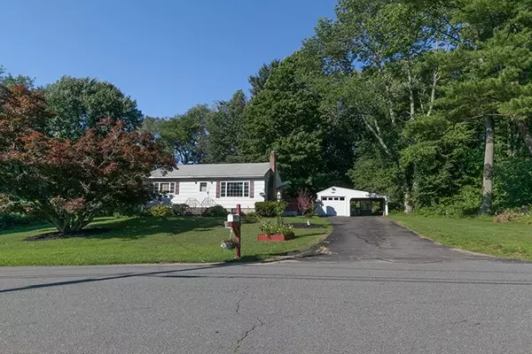 Hampstead, NH 03841,8 Birchwood Dr