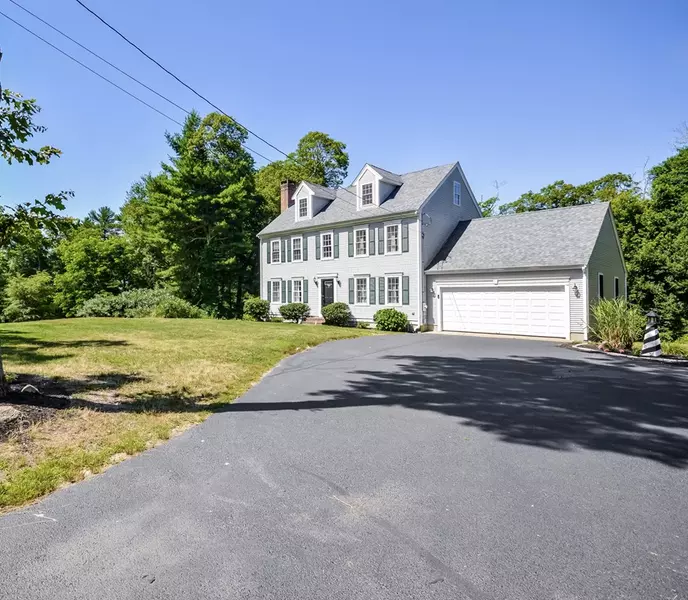 228 Hathaway St, Wareham, MA 02571