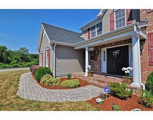 29 Harris Dr, North Attleboro, MA 02760