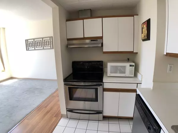 Westborough, MA 01581,21 South St #20