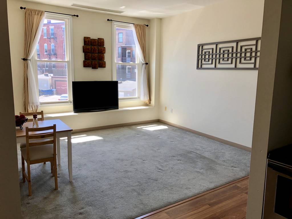Westborough, MA 01581,21 South St #20