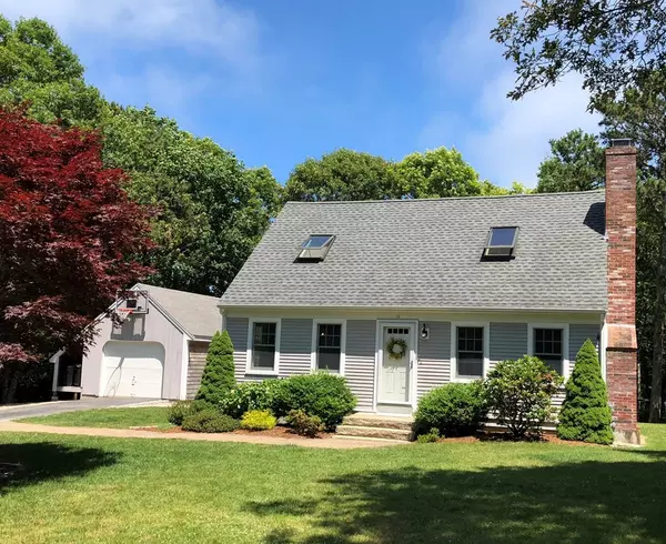 14 Old Kenyon Rd, Falmouth, MA 02536