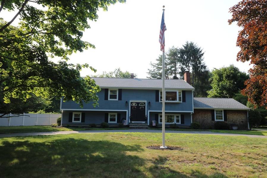 46 Bridle Rd, Bridgewater, MA 02324