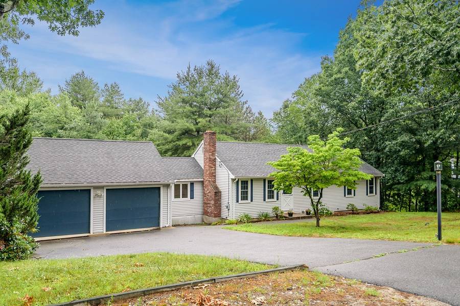 109 Richardson Rd, Chelmsford, MA 01863