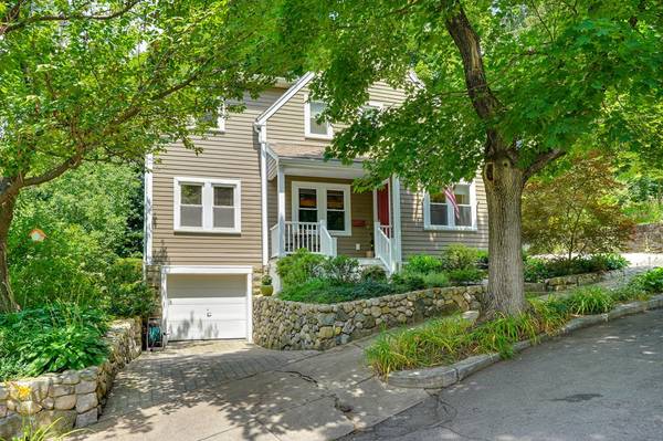 16 West Court Terrace, Arlington, MA 02474