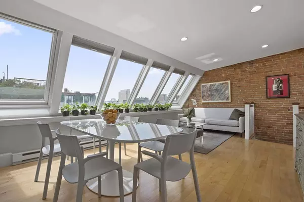 216 W Springfield St #4, Boston, MA 02118