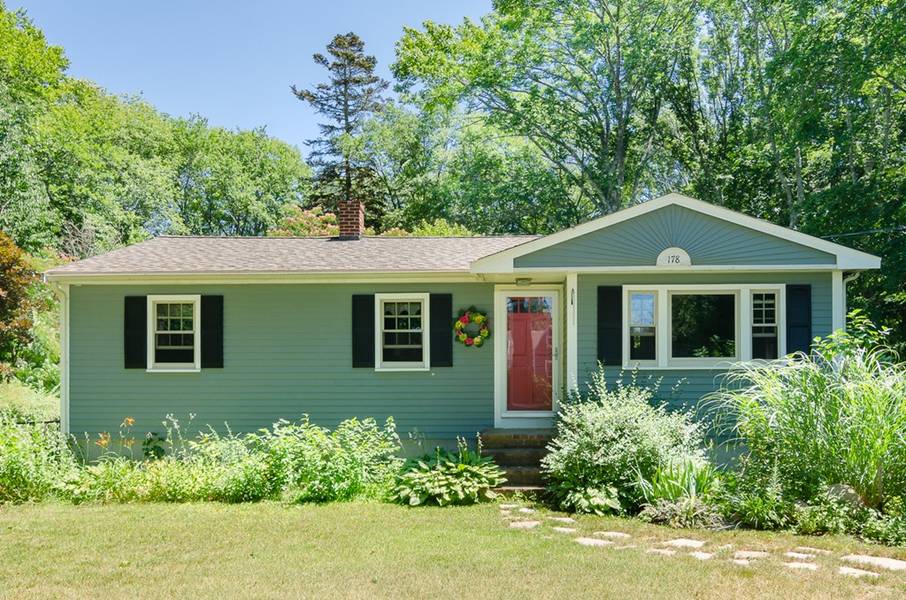 178 Taylor St, Pembroke, MA 02359