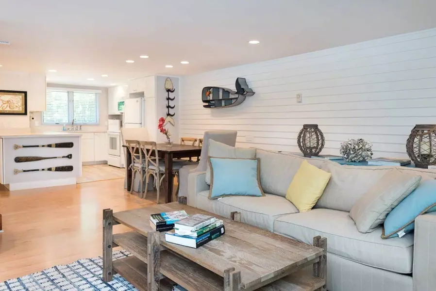 12 Mattakesett Bay #M-07, Edgartown, MA 02539