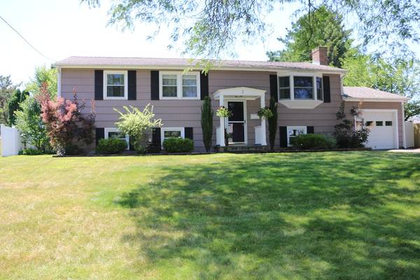 2 Winch Park Road, Framingham, MA 01701