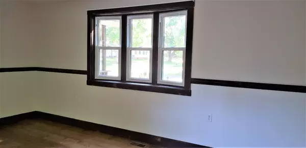 Spencer, MA 01562,14 Cottage St