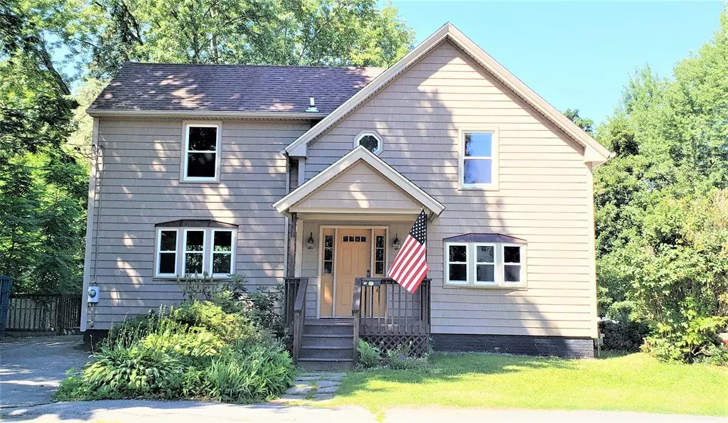 14 Cottage St, Spencer, MA 01562
