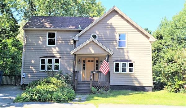 14 Cottage St, Spencer, MA 01562