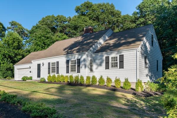 40 Liberty Pole Rd, Hingham, MA 02043