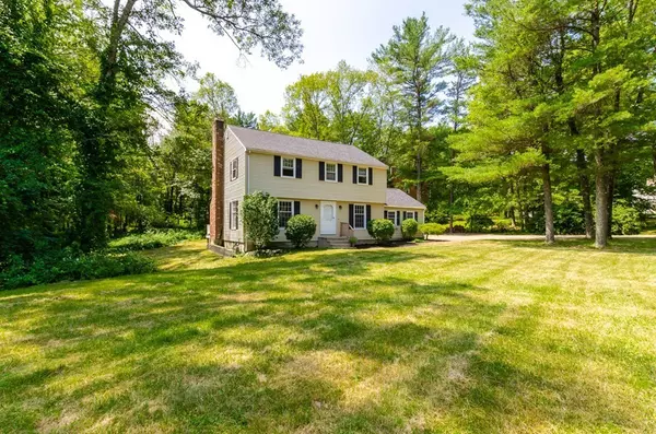 West Newbury, MA 01985,14 Hilltop Cir