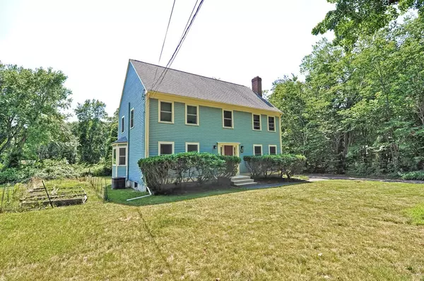 Medfield, MA 02052,52 Bridge St