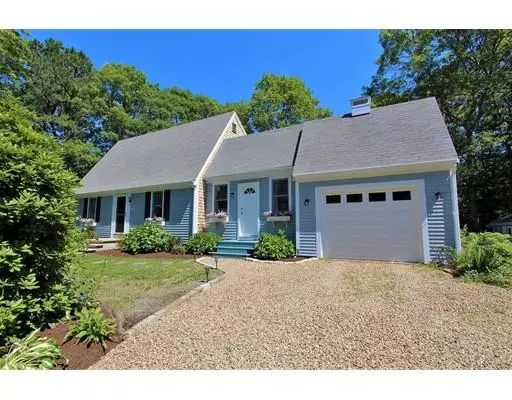 15 Vista Circle, Mashpee, MA 02649