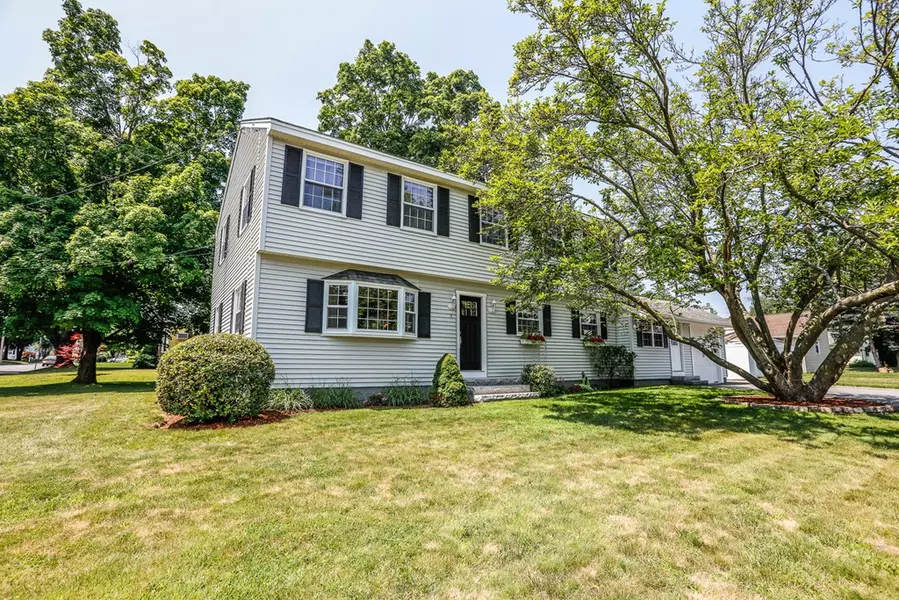 11 Paulette Avenue, Dracut, MA 01826