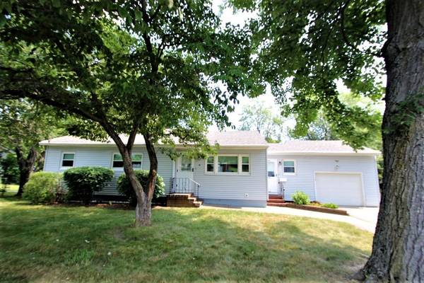 7 Queen Ave, Methuen, MA 01844