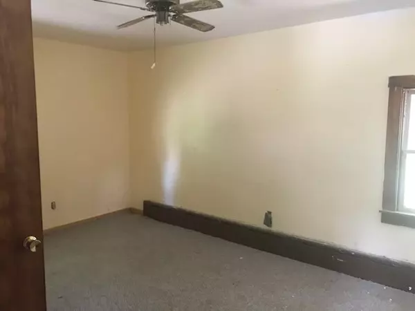 Fall River, MA 02720,362 Nichols St
