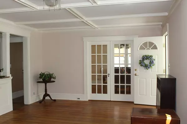 Methuen, MA 01844,10 Hampshire Circle