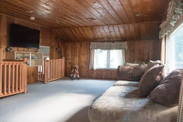 Tiverton, RI 02878,92 Pocasset