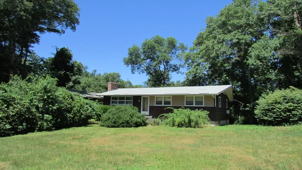 7 Willow Road, Easton, MA 02375