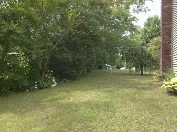 Plymouth, MA 02360,14 Queen Dr