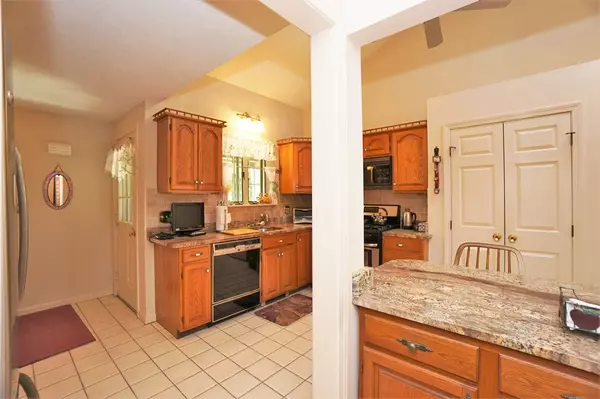 Southborough, MA 01772,138 Woodland Rd