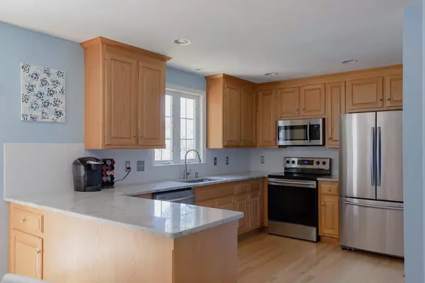 Sutton, MA 01590,11 Church St #B