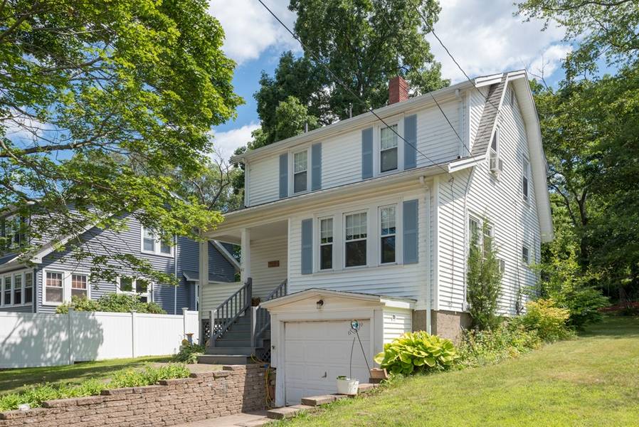 41 Glendale St, Weymouth, MA 02188