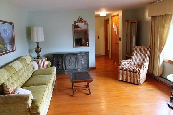 Ludlow, MA 01056,15 Homestead Ln