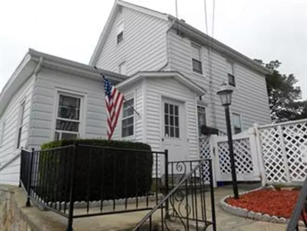 262 Anthony St, Fall River, MA 02721