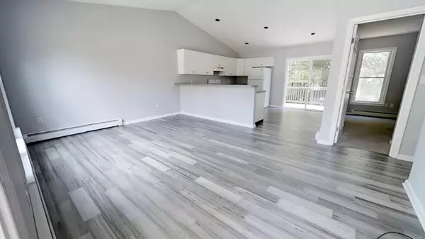 Swansea, MA 02777,6 Brookridge Cir
