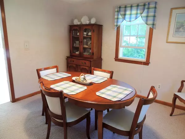 Falmouth, MA 02536,31 Saint Marks Rd