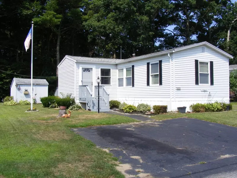 66 Acorn Dr, Taunton, MA 02780