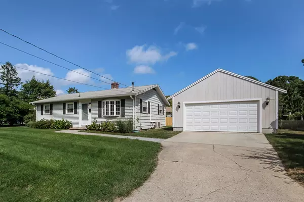 Falmouth, MA 02536,23 Bahia Lane