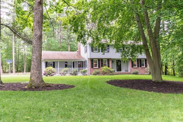 30 Hickory Ln, Hanover, MA 02339