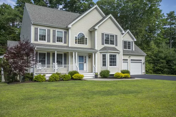 Raynham, MA 02767,50 Queen's Circle