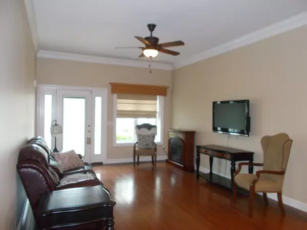 Hubbardston, MA 01452,35 Madison Way #35