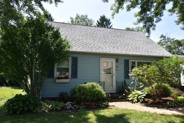 Easthampton, MA 01027,14 Groveland St